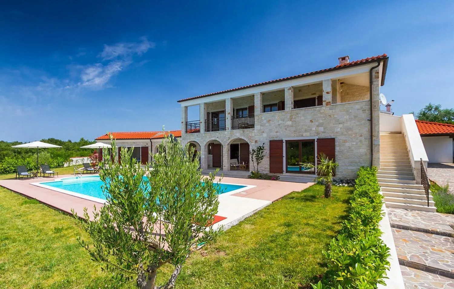 Villa Dubravka In Central Istria For 11 People - Pet Friendly With 70 M2 Private Pool Vosteni