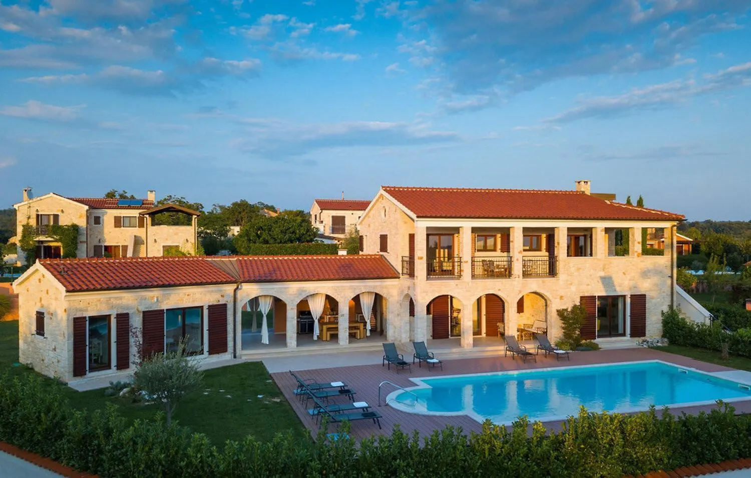 Villa Dubravka In Central Istria For 11 People - Pet Friendly With 70 M2 Private Pool Vosteni